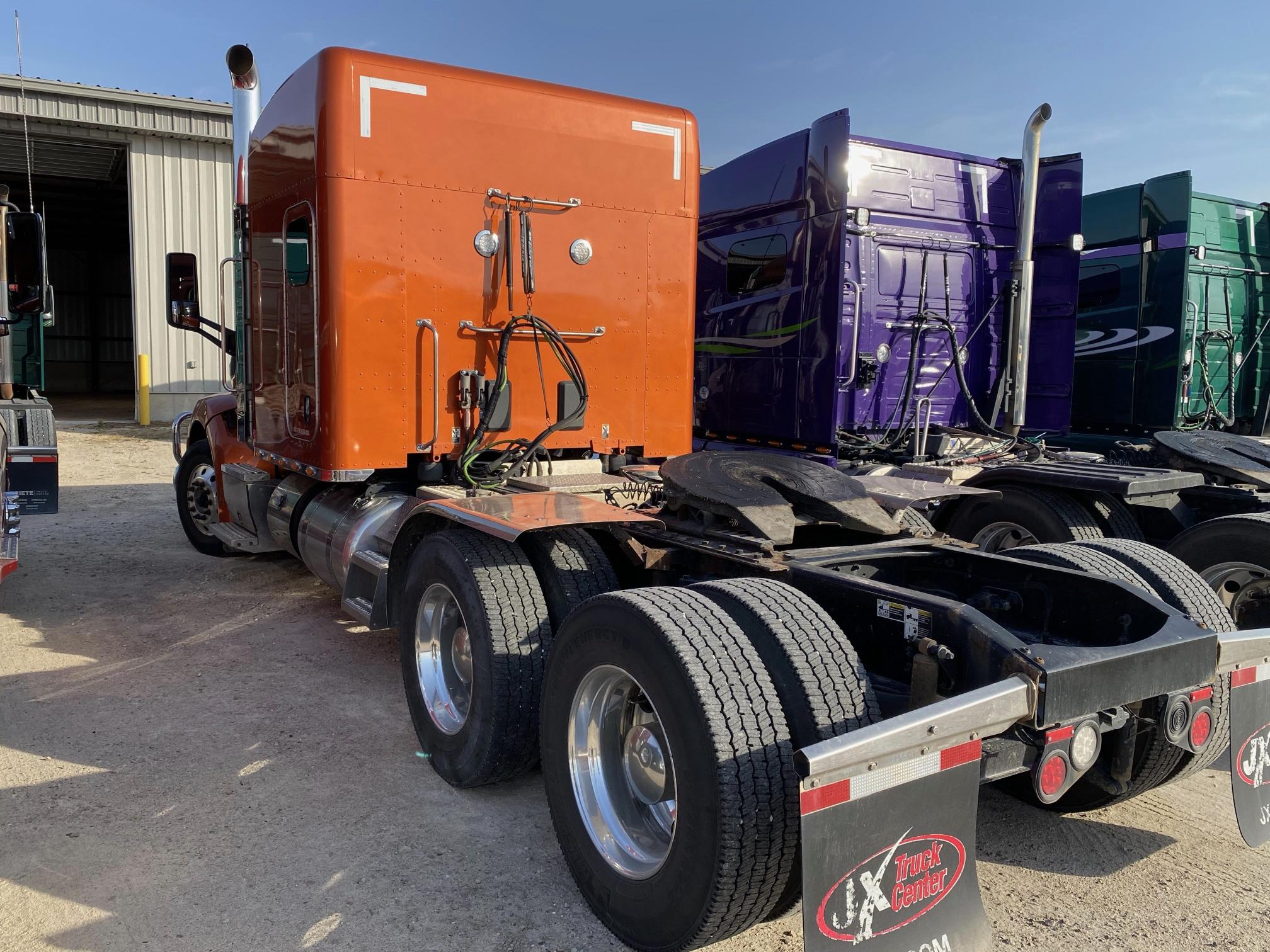 2020 PETERBILT 579 - Image 5